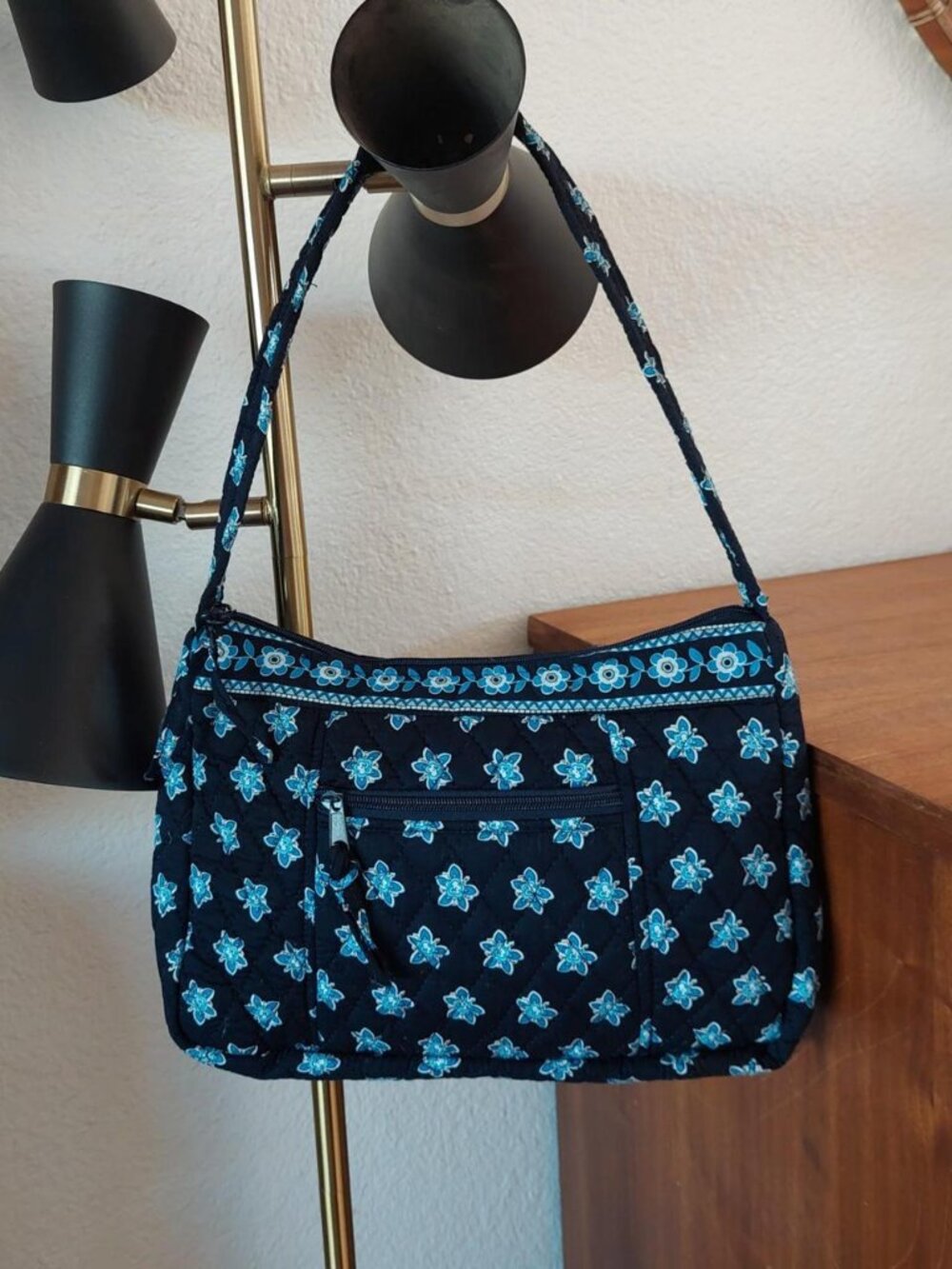 Blue floral print quilted shoulder bag with multiple pockets #floral #quilted